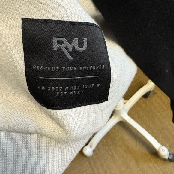 RYU Black White Oversized Athleisure V-Neck Long Sleeve Sweater women's Large - Picture 4 of 11